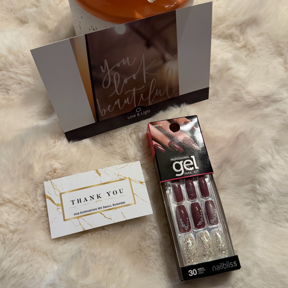 NEW- Gel Nail Set in Wine and Glam Glitter